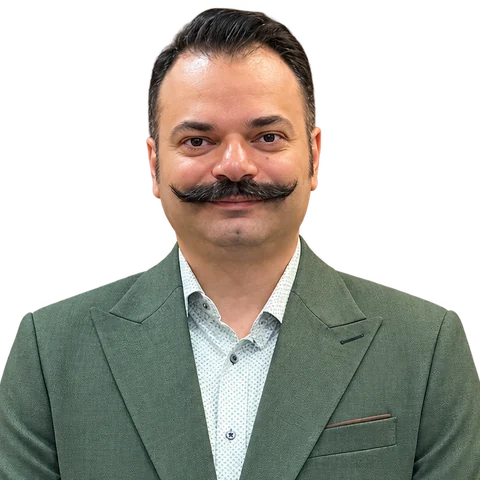 مانی محسنی — مدرس اصلی دوره‌های آموزش تخصصی مان